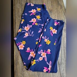 PINK Victoria's Secret Navy Floral Leggings